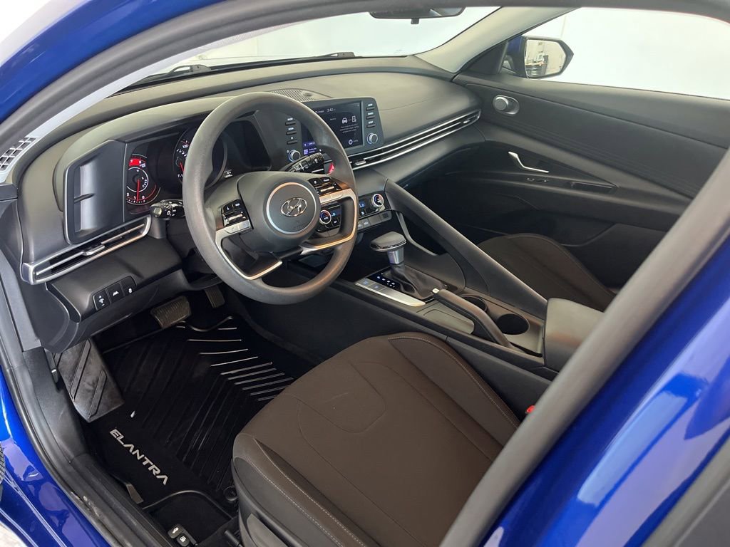 Used 2022 Hyundai Elantra SEL FWD image 25