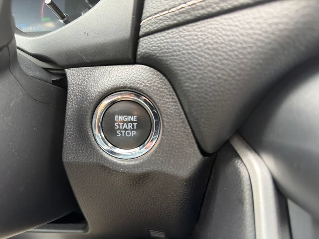 Used 2025 Toyota RAV4 XLE FWD image 20