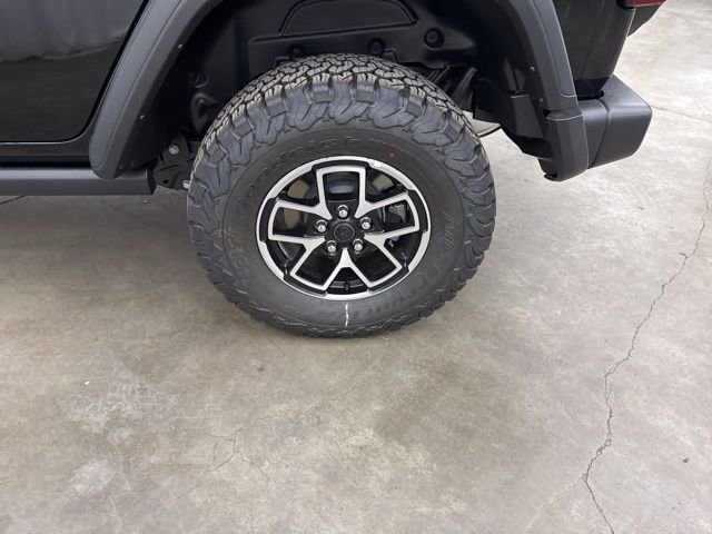 Used 2025 Jeep Wrangler Unlimited Rubicon w/ Convenience Group image 21