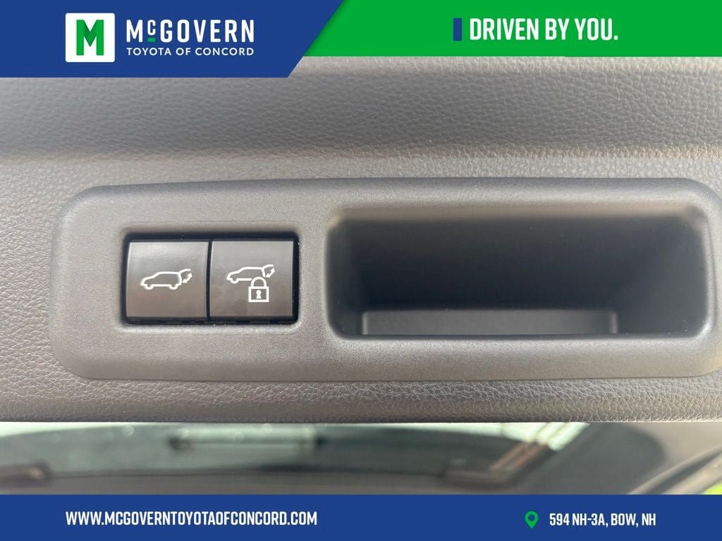 Used 2023 Toyota Sequoia Limited AWD/4WD image 38