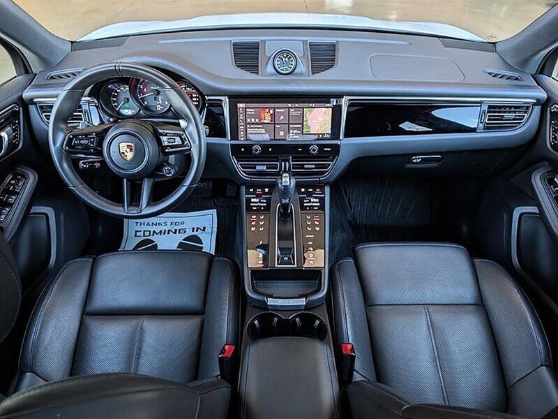 Used 2023 Porsche Macan Turbo AWD/4WD image 3