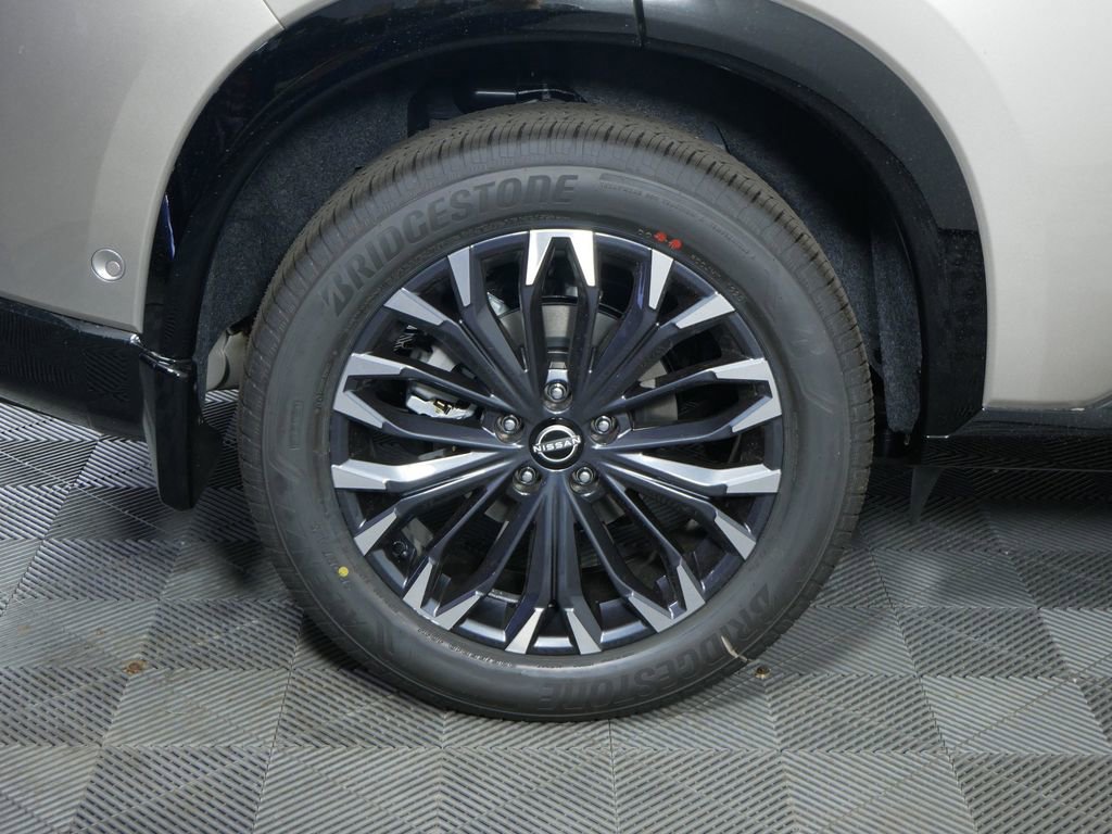 Used 2025 Nissan Rogue Platinum w/ Platinum Premium Package image 11