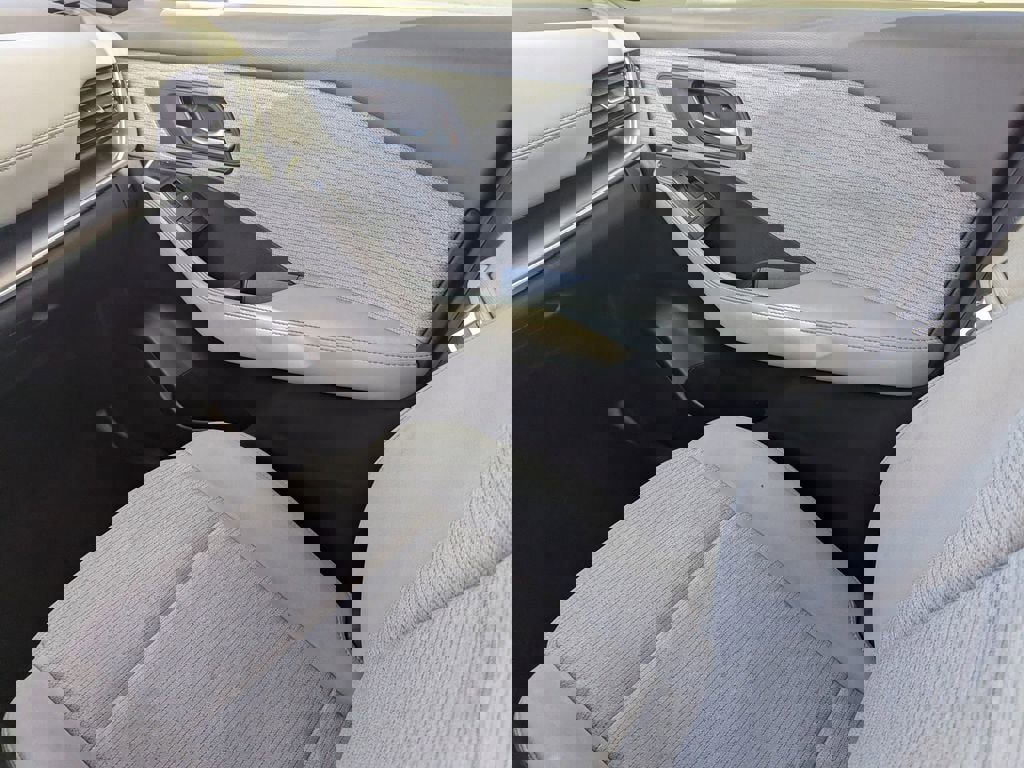 Used 2021 Nissan Rogue SV image 13