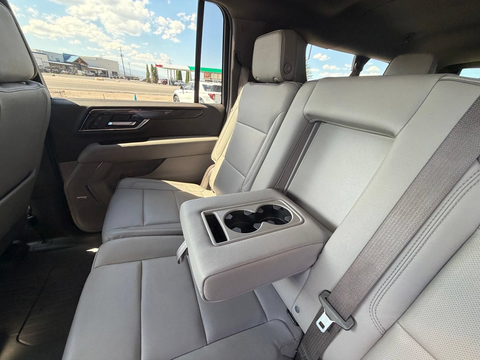 Used 2025 GMC Yukon XL Elevation AWD/4WD image 25