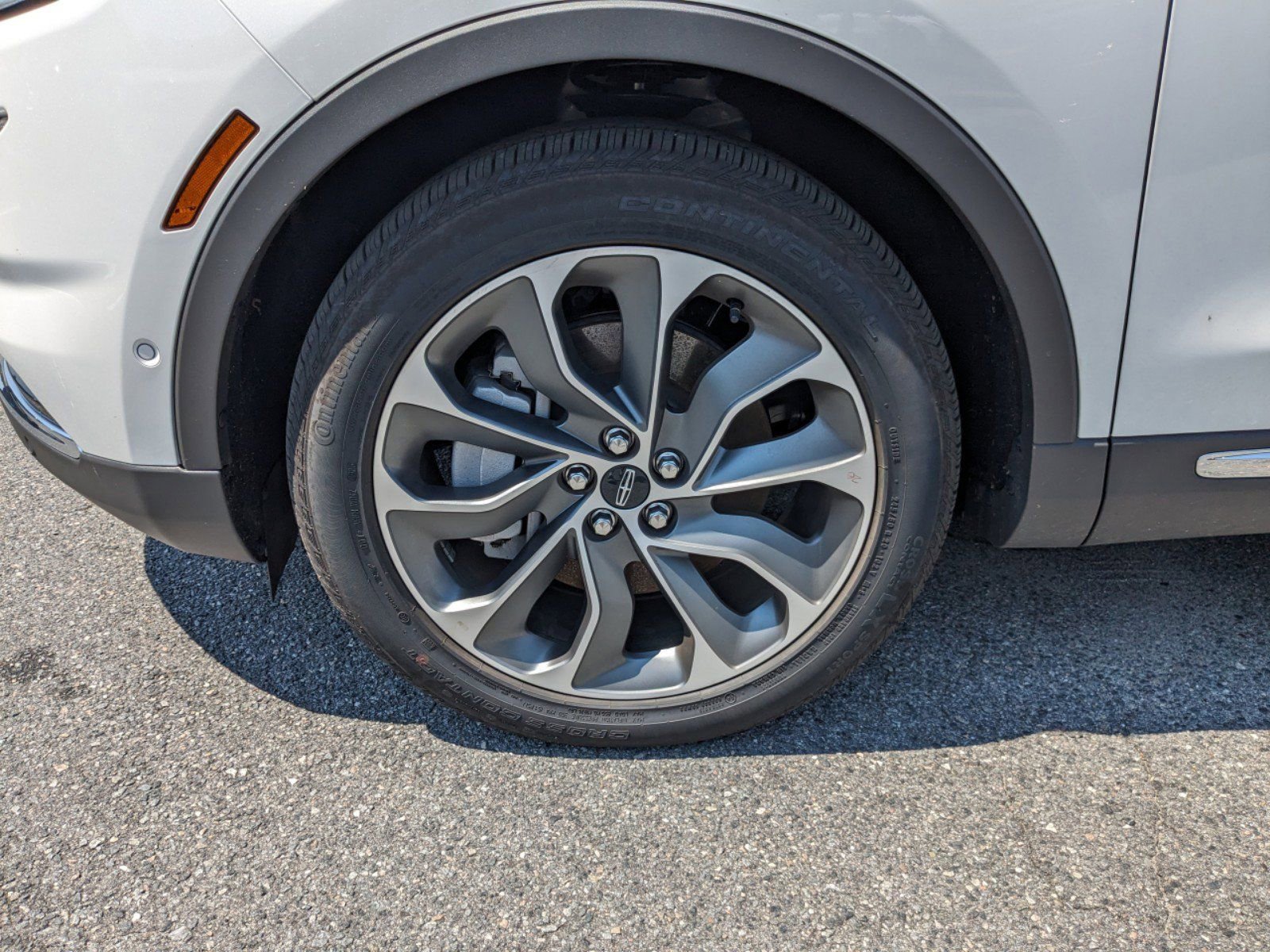 Certified 2023 Lincoln Nautilus Reserve w/ Equipment Group 201A image 14