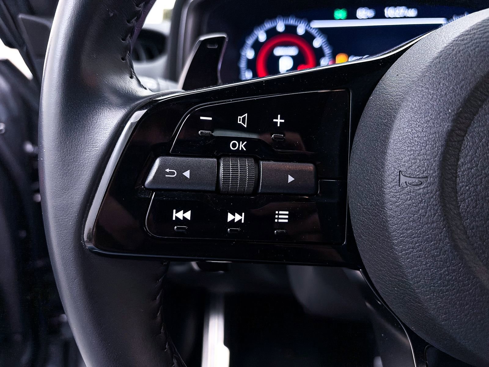 Used 2024 Nissan Z Performance w/ Floor Mat Package image 32