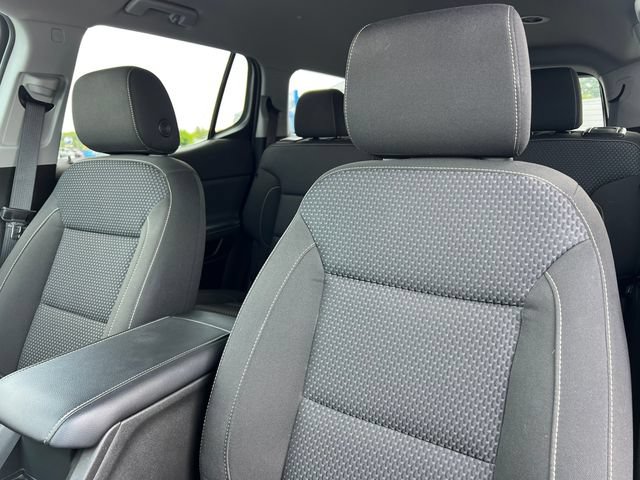 Used 2023 GMC Acadia SLE w/ Driver Convenience Package FWD image 14