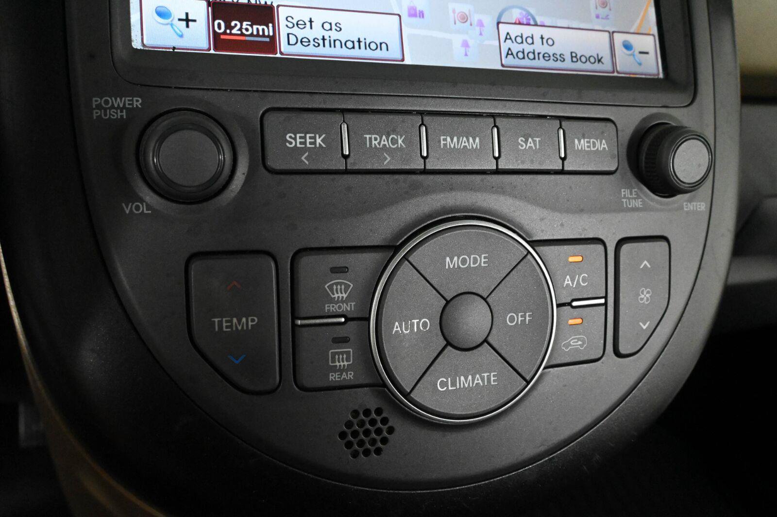 Used 2013 Kia Soul ! w/ Premium Pkg FWD image 28