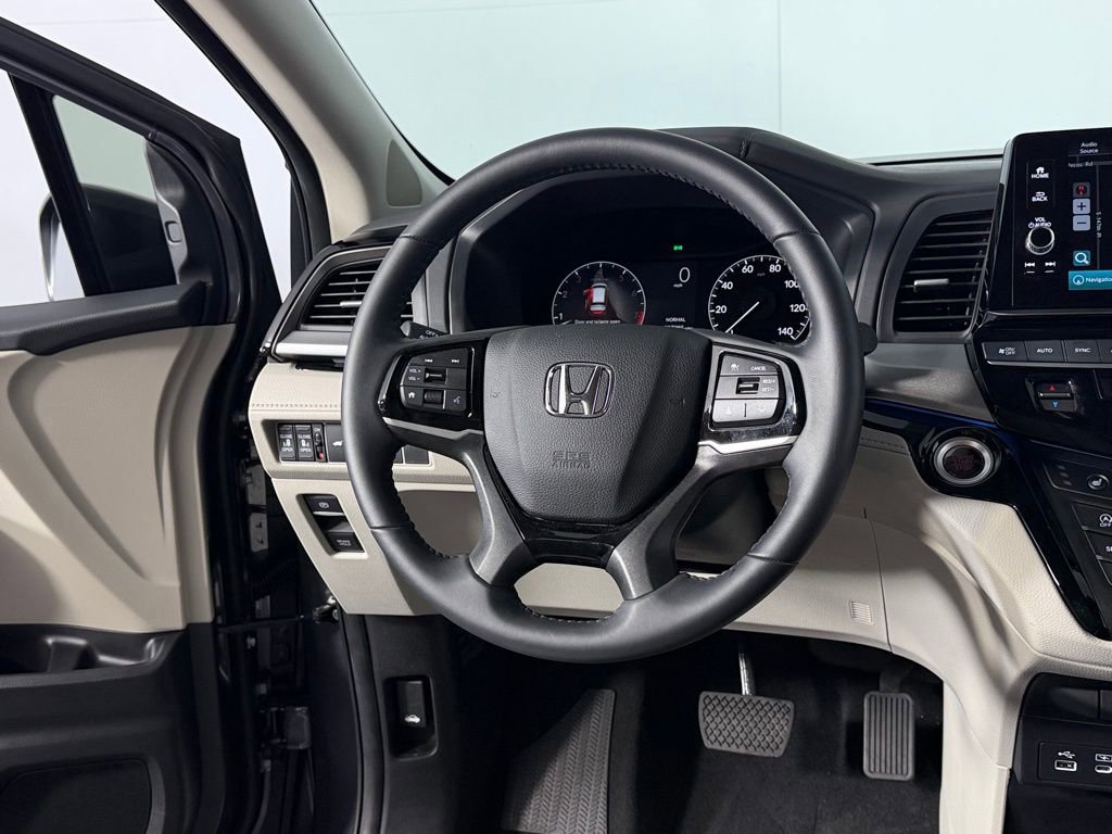 Used 2025 Honda Odyssey Touring image 14