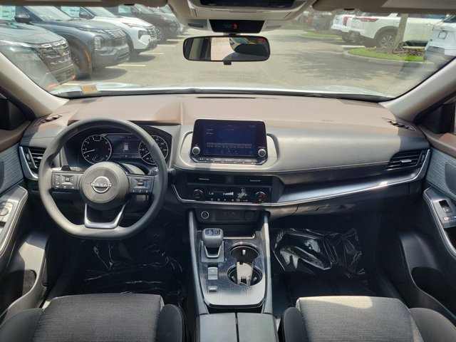 Used 2023 Nissan Rogue SV FWD image 10