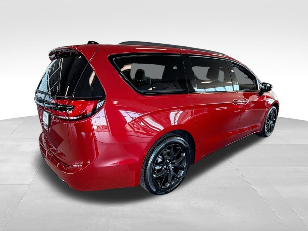 New 2026 Chrysler Pacifica Select FWD image 8