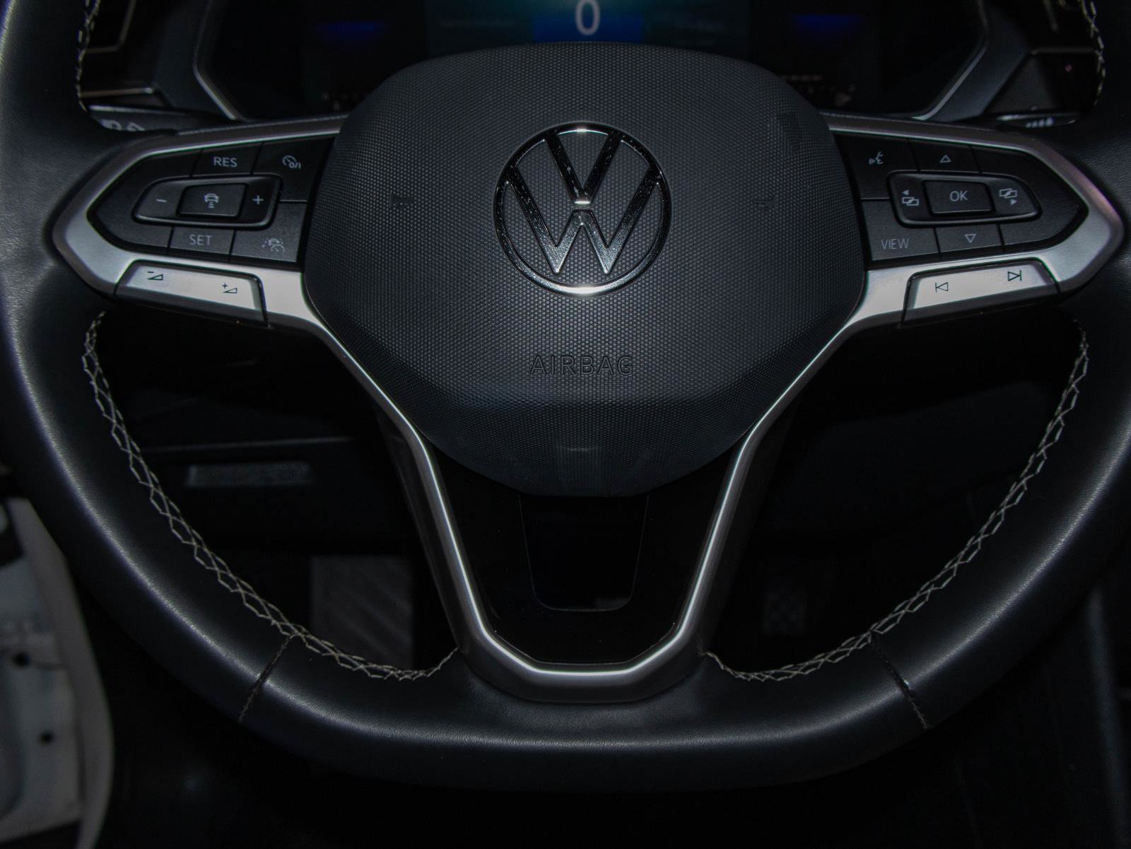 Used 2022 Volkswagen Tiguan SE AWD/4WD image 11