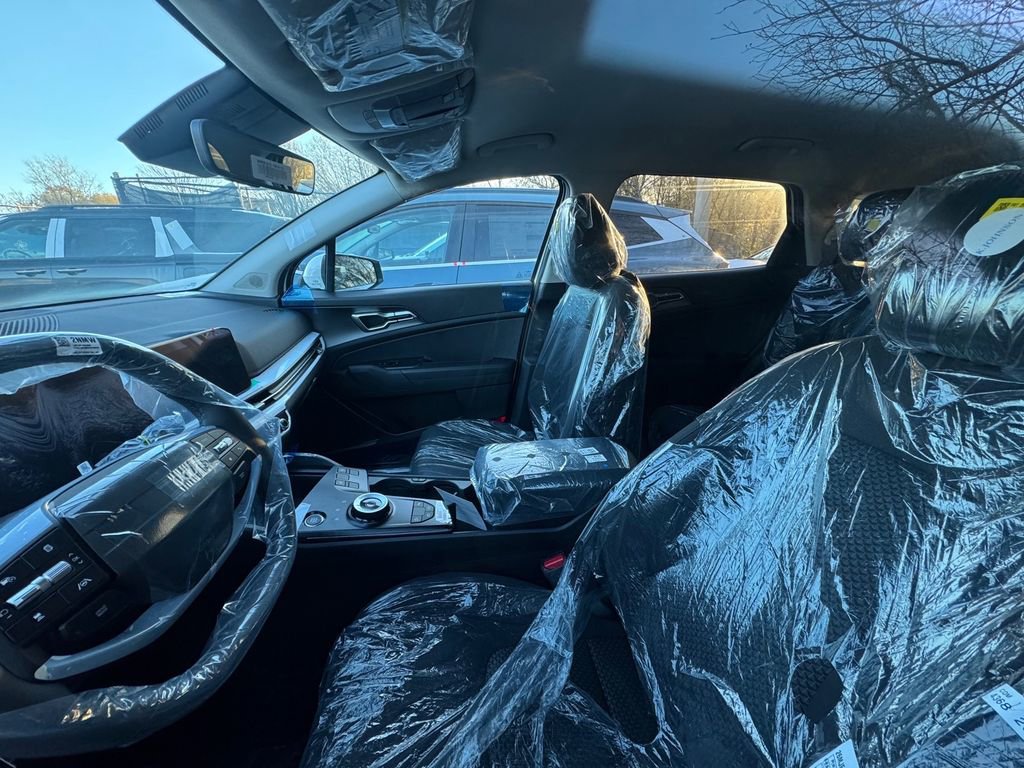 New 2026 Kia Sportage S image 8