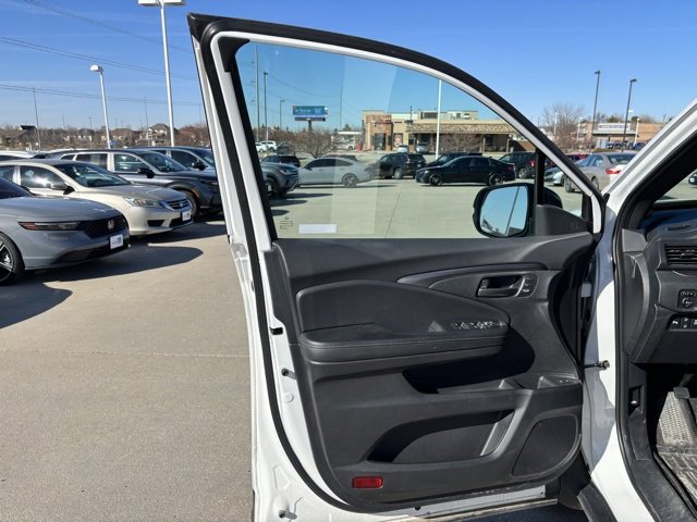 Used 2023 Honda Passport EX-L image 10