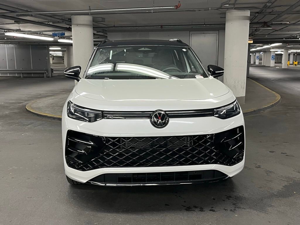 New 2026 Volkswagen Tiguan SE R-Line image 32