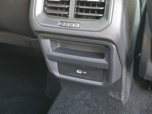 Used 2023 Volkswagen Taos SE w/ Panoramic Sunroof Package image 29