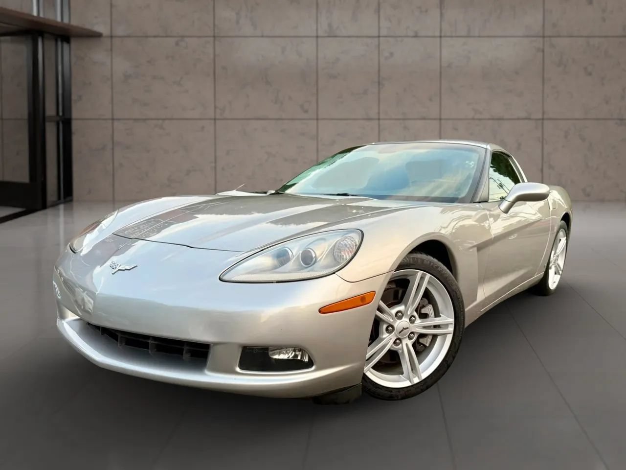 Used 2008 Chevrolet Corvette Coupe RWD image 2