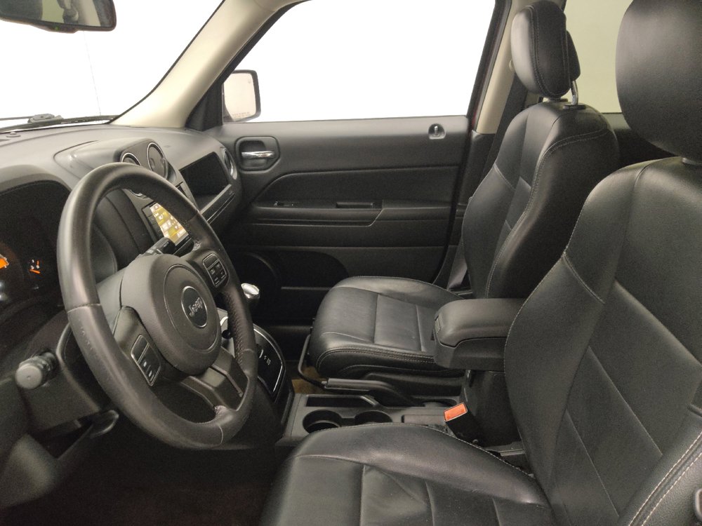 Used 2016 Jeep Patriot High Altitude AWD/4WD image 17