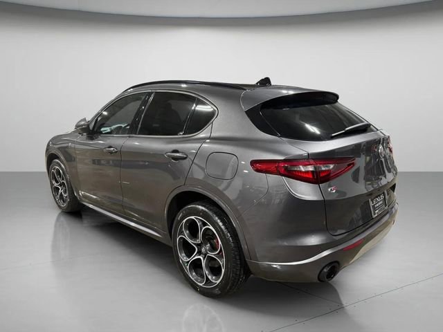 Used 2022 Alfa Romeo Stelvio Ti image 6