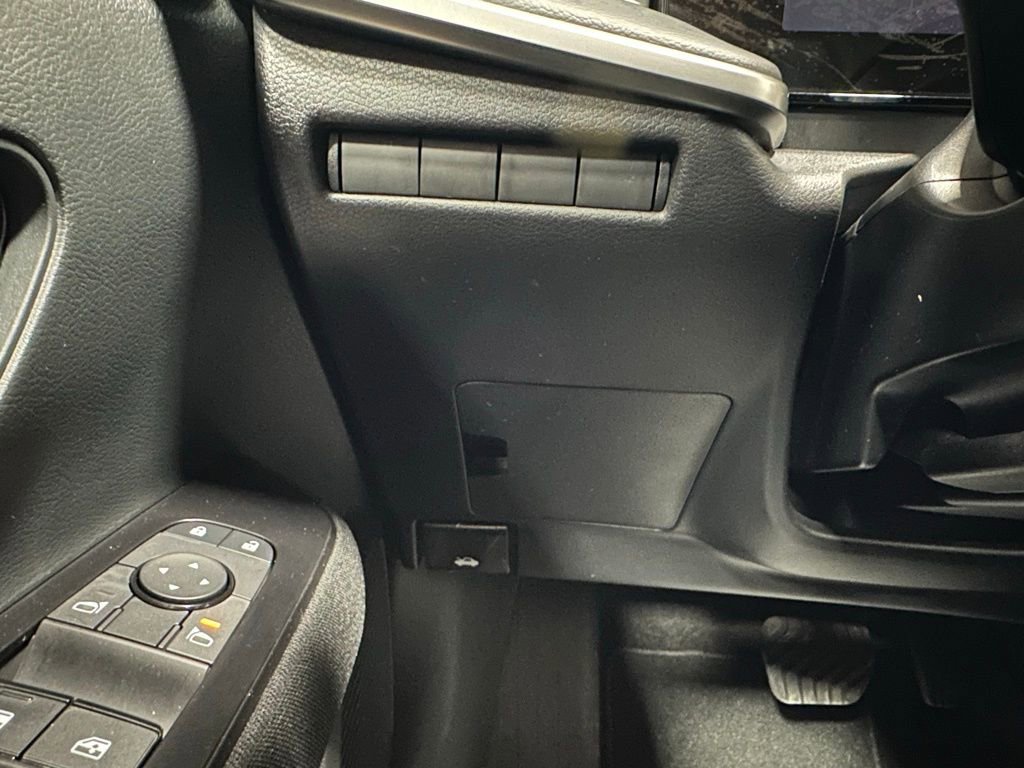 Used 2025 Nissan Kicks S AWD/4WD image 17