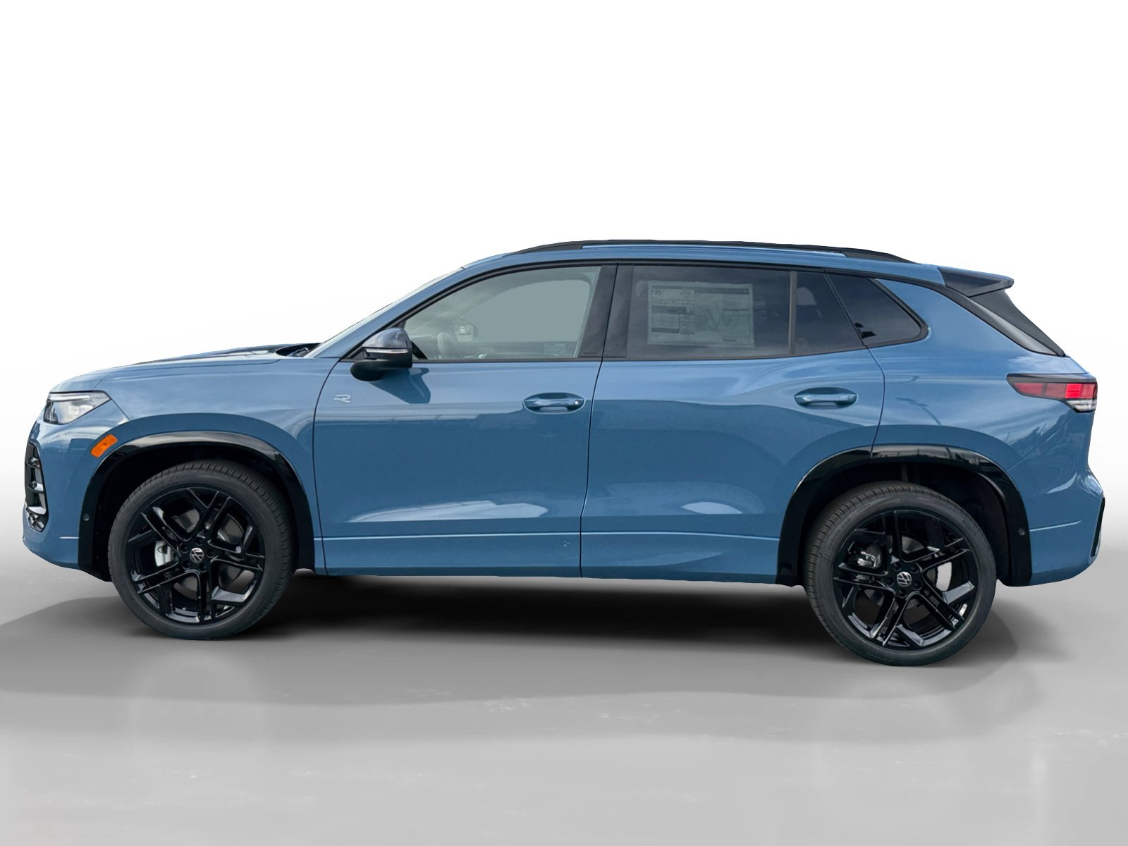 New 2026 Volkswagen Tiguan SE R-Line AWD/4WD image 2