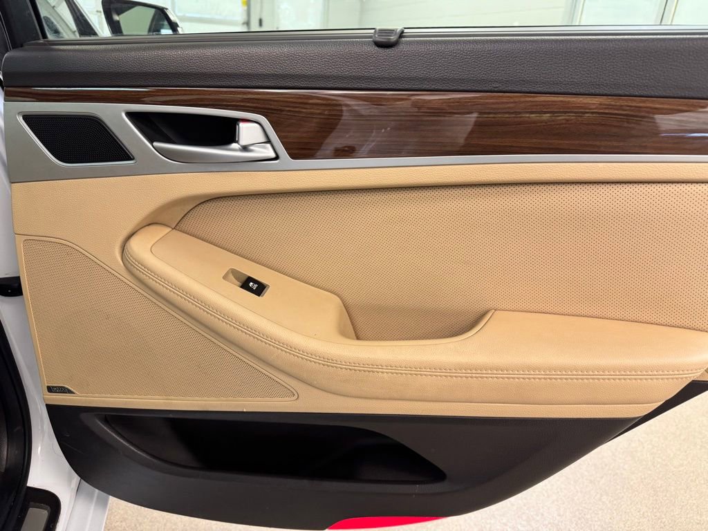 Used 2015 Hyundai Genesis 3.8 w/ Option Group 02 image 25