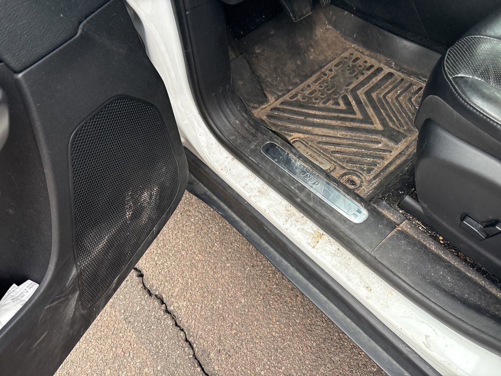Used 2019 Jeep Cherokee Limited AWD/4WD image 25