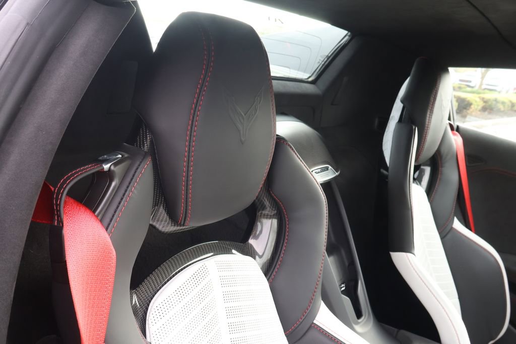 Used 2023 Chevrolet Corvette Stingray Premium Conv w/ Z51 Performance Package RWD image 38