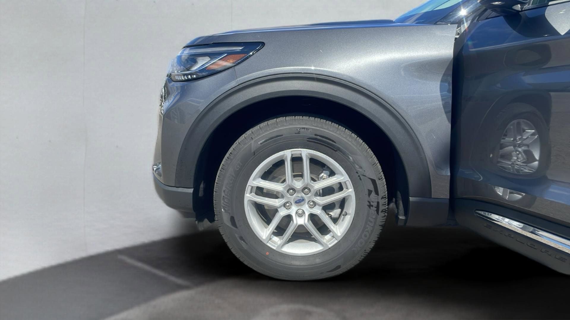 Used 2025 Ford Explorer Active image 24