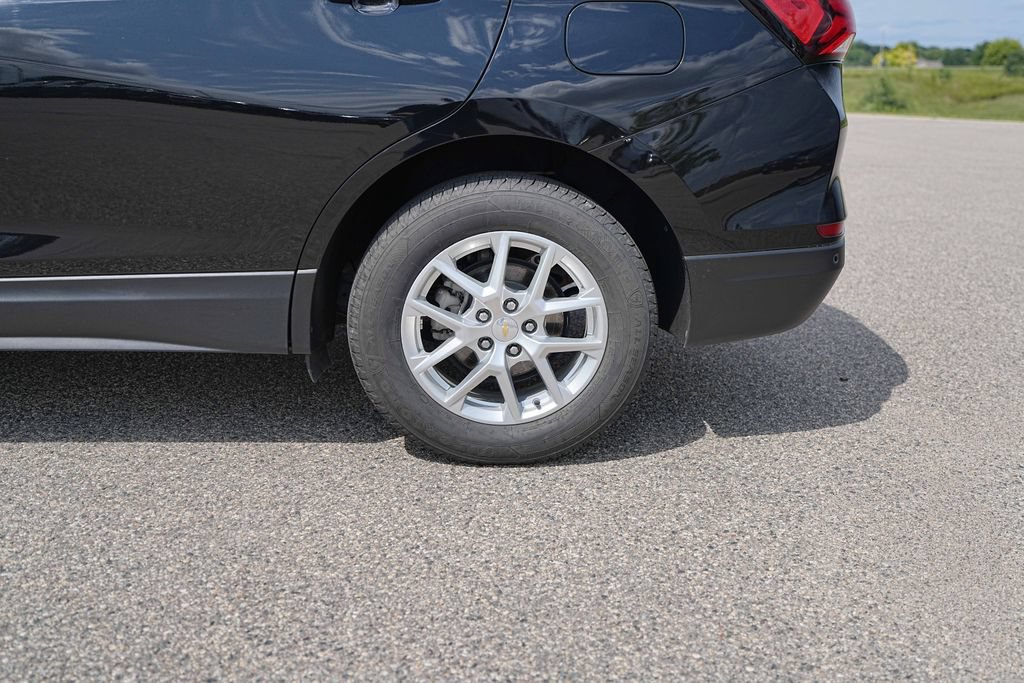 Used 2022 Chevrolet Equinox LS AWD/4WD image 13