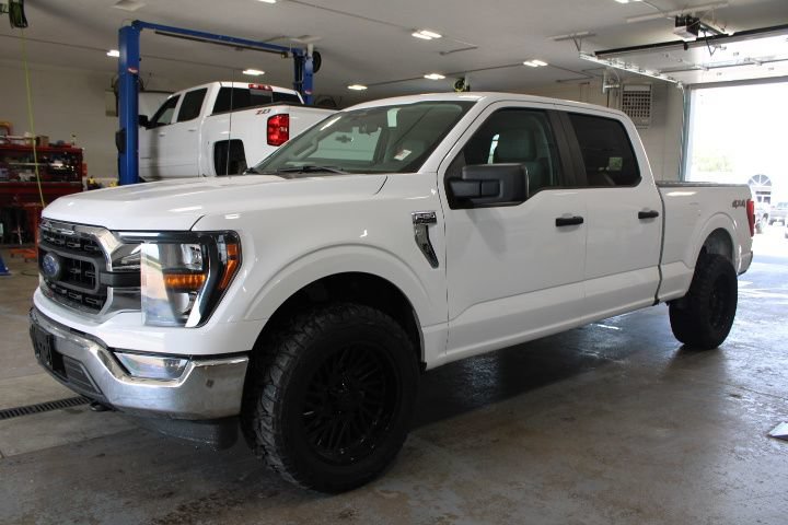 Used 2023 Ford F150 XLT w/ Trailer Tow Package AWD/4WD image 3