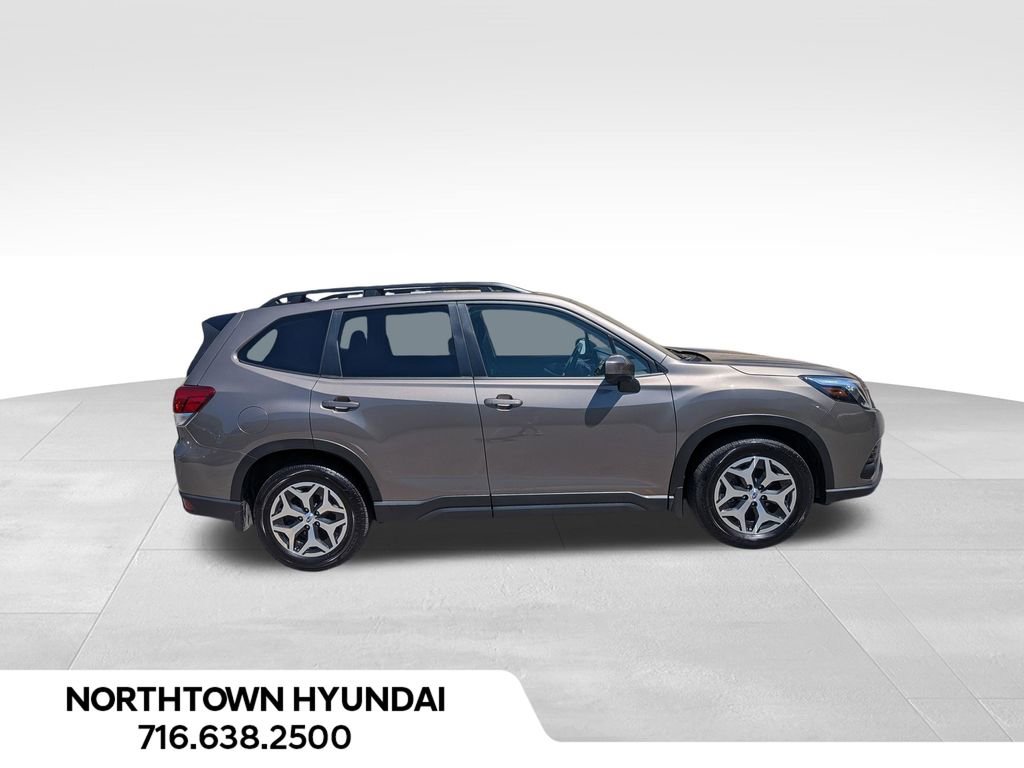 Used 2024 Subaru Forester Premium AWD/4WD image 12