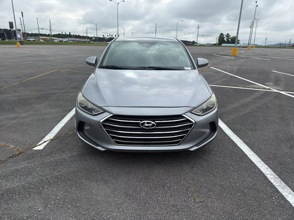 Used 2017 Hyundai Elantra SE FWD image 2