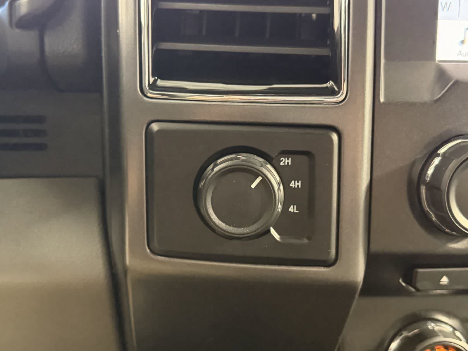 Used 2018 Ford F150 XLT w/ Equipment Group 302A Luxury AWD/4WD image 20