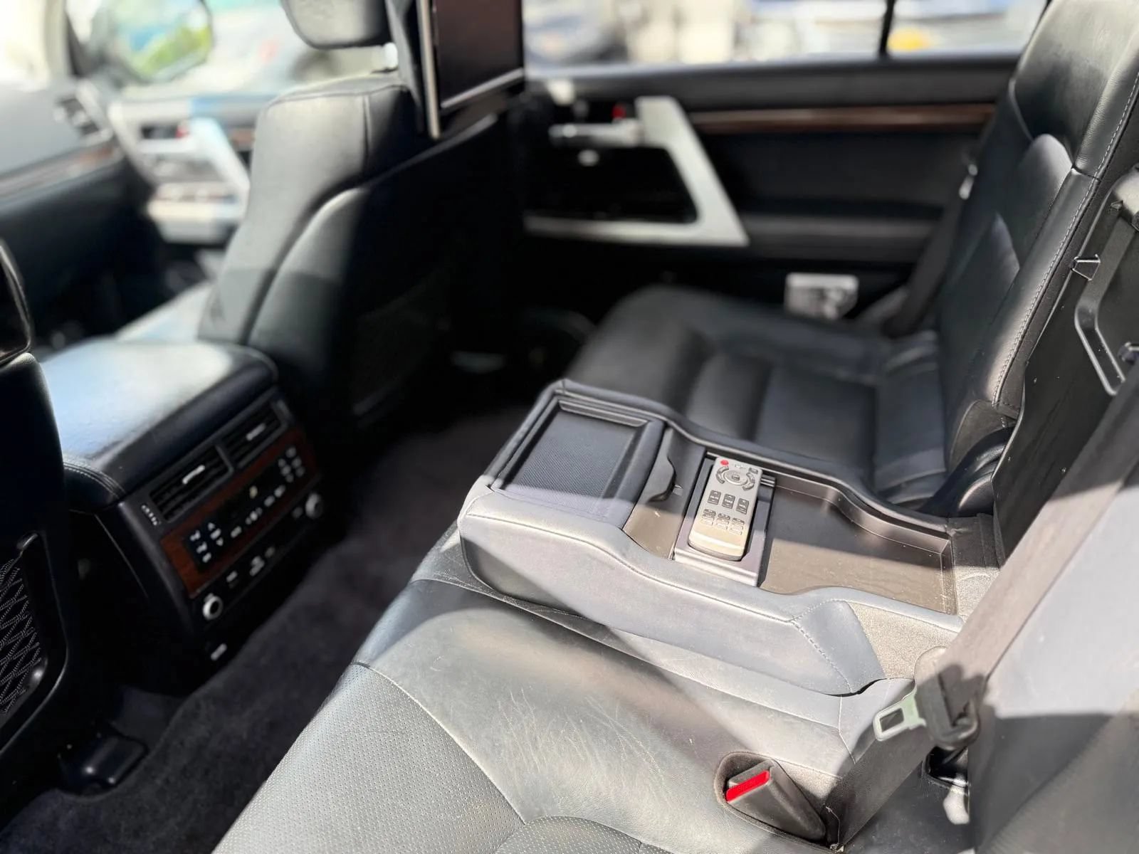 Used 2016 Toyota Land Cruiser w/ Four Season Floor Mat Package AWD/4WD image 11