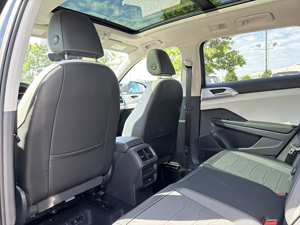 New 2025 Volkswagen Taos SE image 13