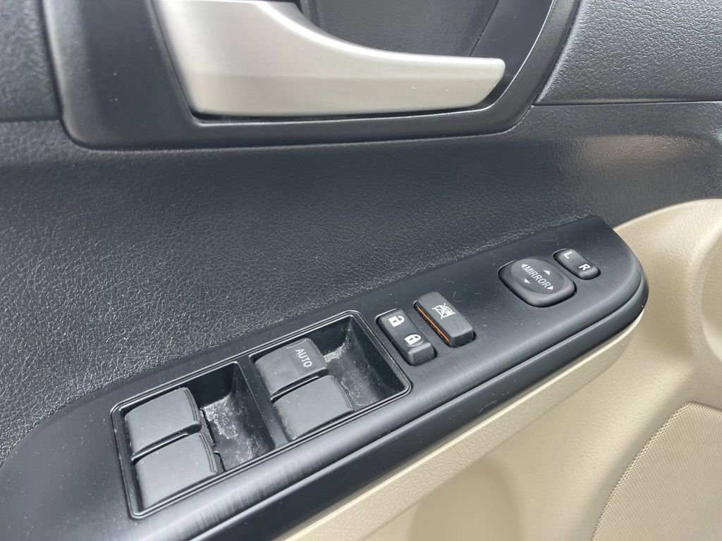 Used 2013 Toyota Camry LE image 20