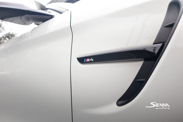 Used 2017 BMW M4 Convertible image 18