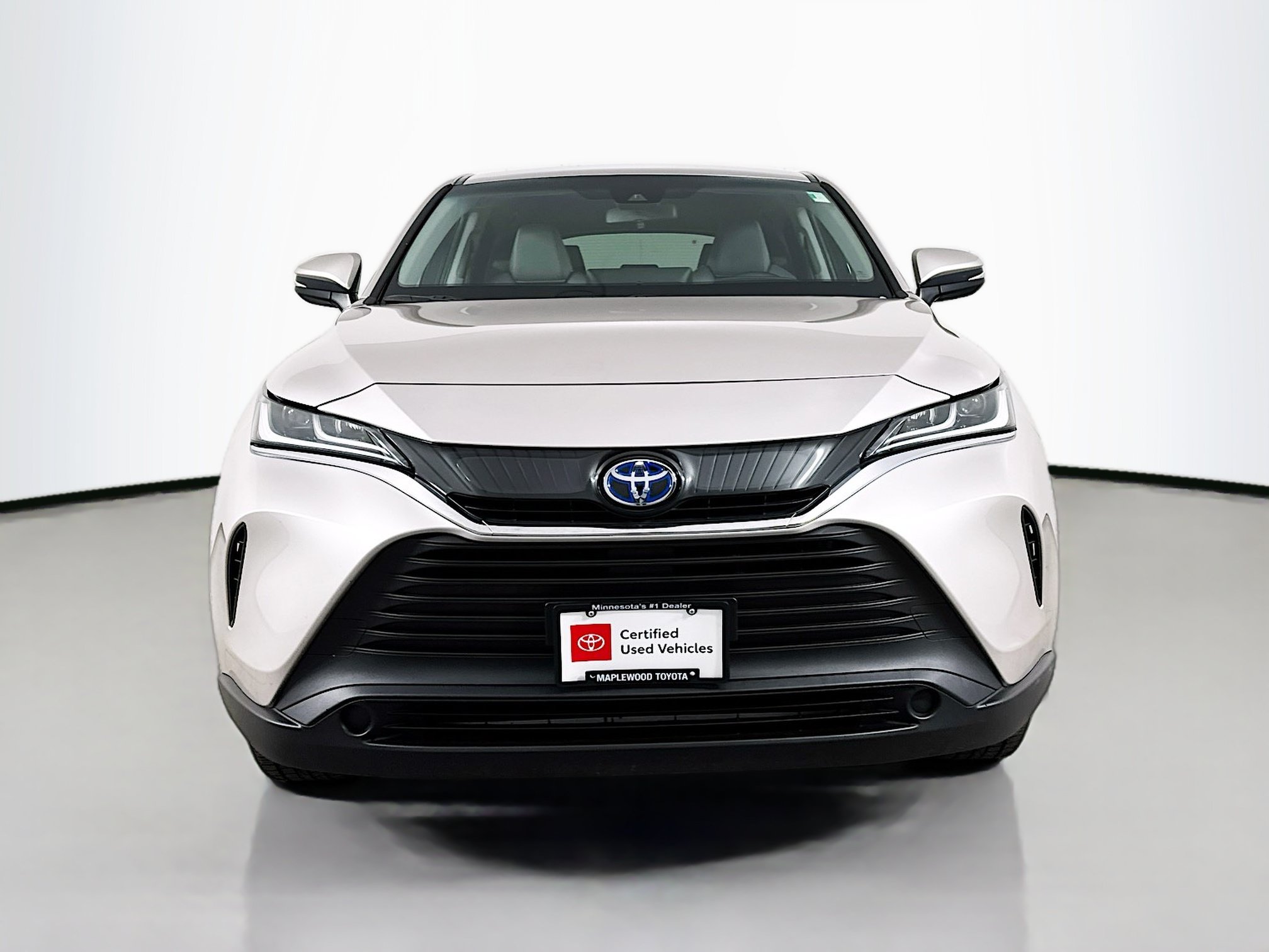 Certified 2024 Toyota Venza LE AWD/4WD image 2