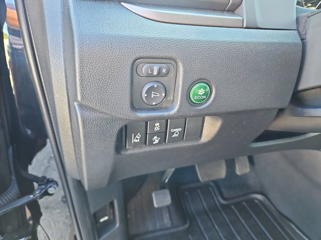 Used 2025 Honda Ridgeline Sport image 21