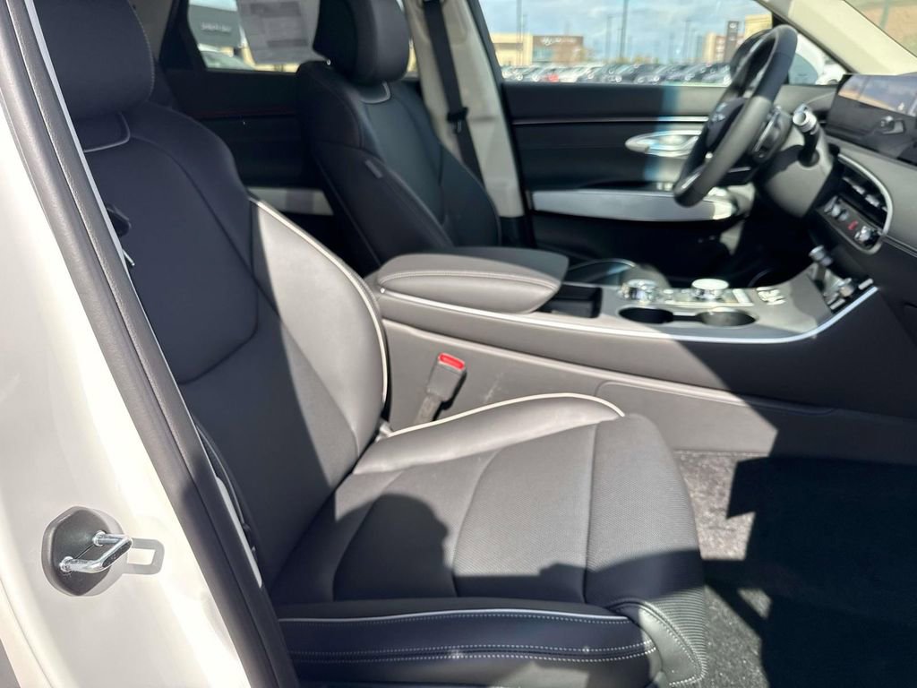 New 2026 Genesis GV70 2.5T Advanced image 13