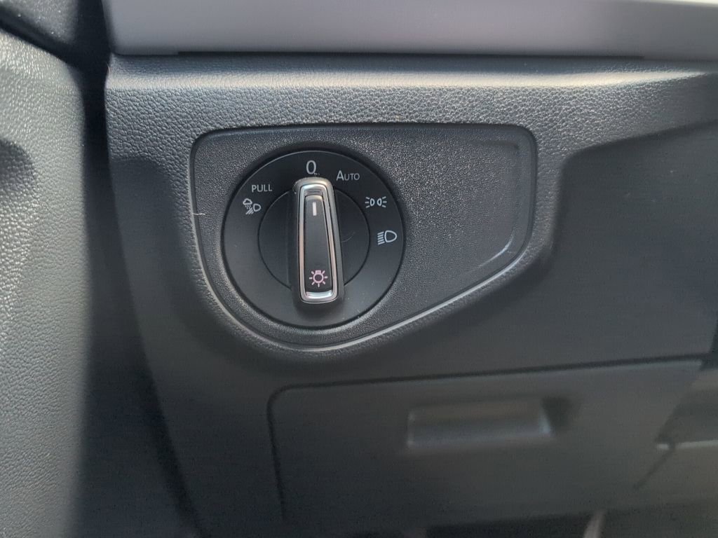 Used 2021 Volkswagen Atlas Cross Sport SE image 23