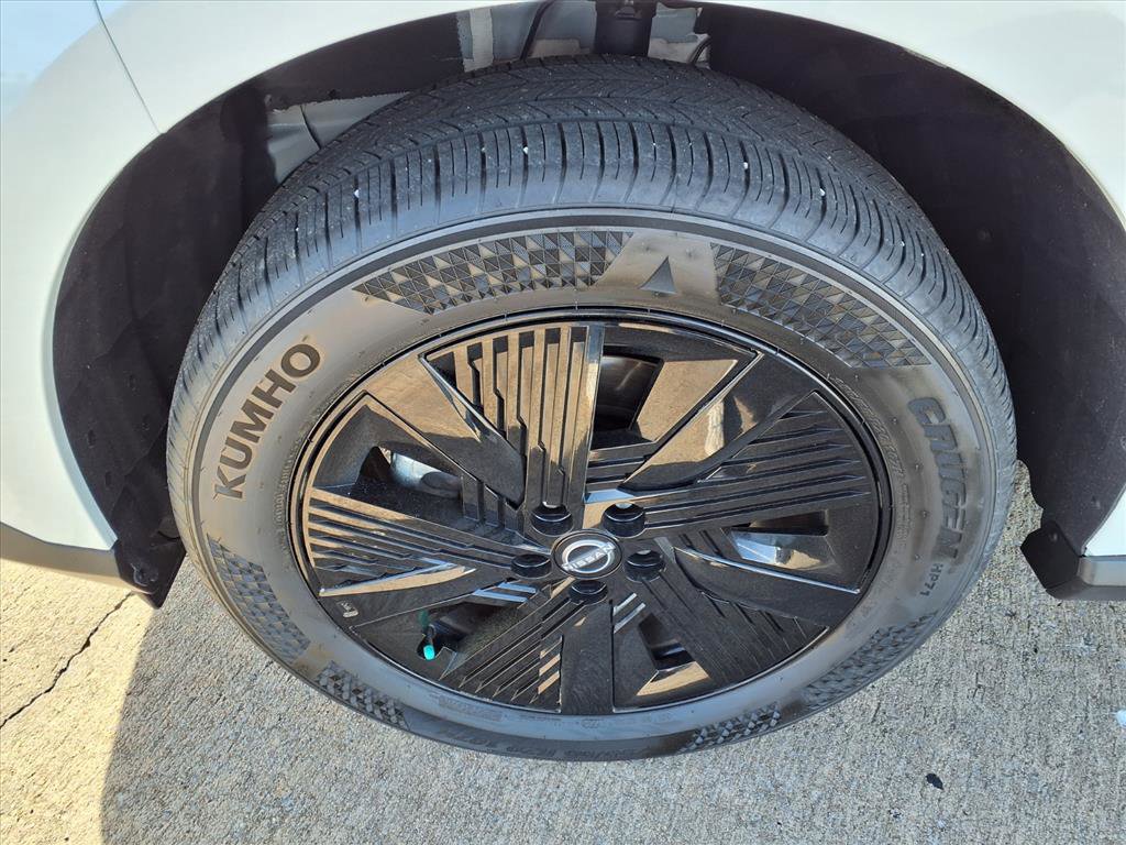 Certified 2025 Nissan Murano SV image 18