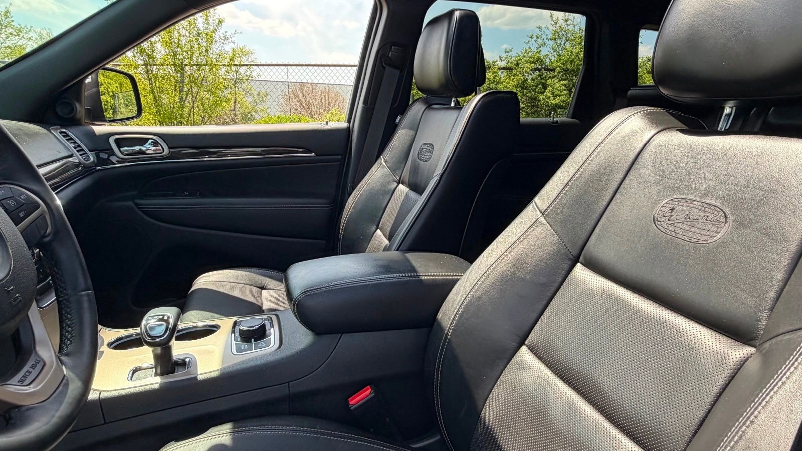 Used 2014 Jeep Grand Cherokee Overland AWD/4WD image 19
