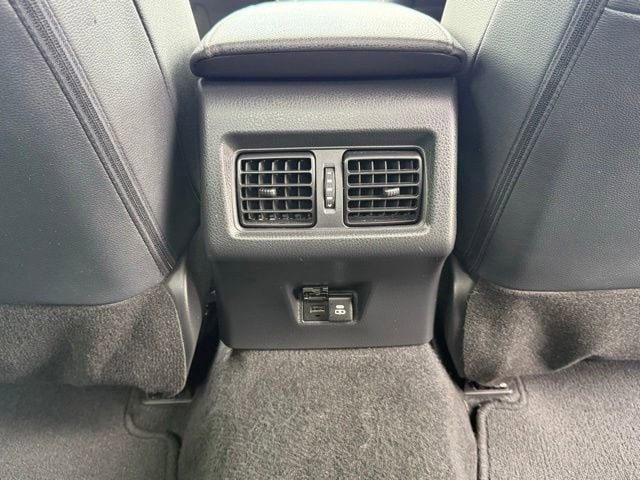 Used 2025 Toyota Camry XLE FWD image 11