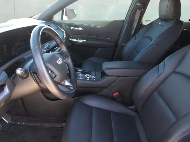 Used 2025 Cadillac XT4 Sport w/ Cold Weather Package FWD image 15