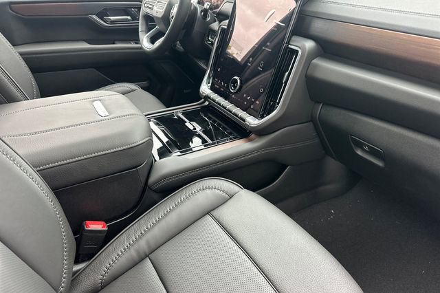 New 2026 GMC Yukon Denali w/ Denali Reserve Package AWD/4WD image 18