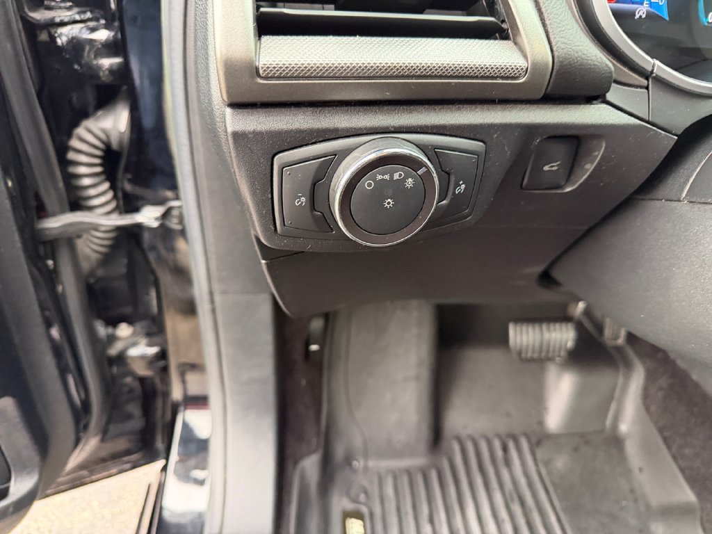 Used 2017 Ford Fusion SE w/ Fusion SE Technology Package FWD image 30