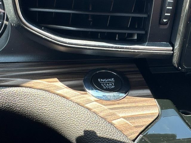 Used 2022 Ford Explorer Limited w/ Equipment Group 301A image 32