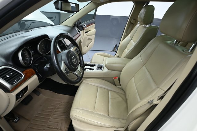 Used 2011 Jeep Grand Cherokee Limited AWD/4WD image 16